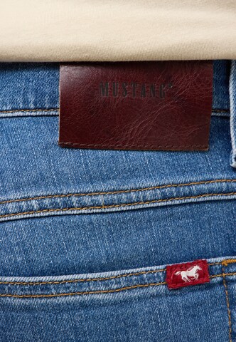 MUSTANG Loosefit Jeans in Blau