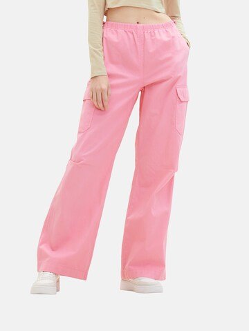 TOM TAILOR DENIM Loose fit Cargo trousers in Pink: front