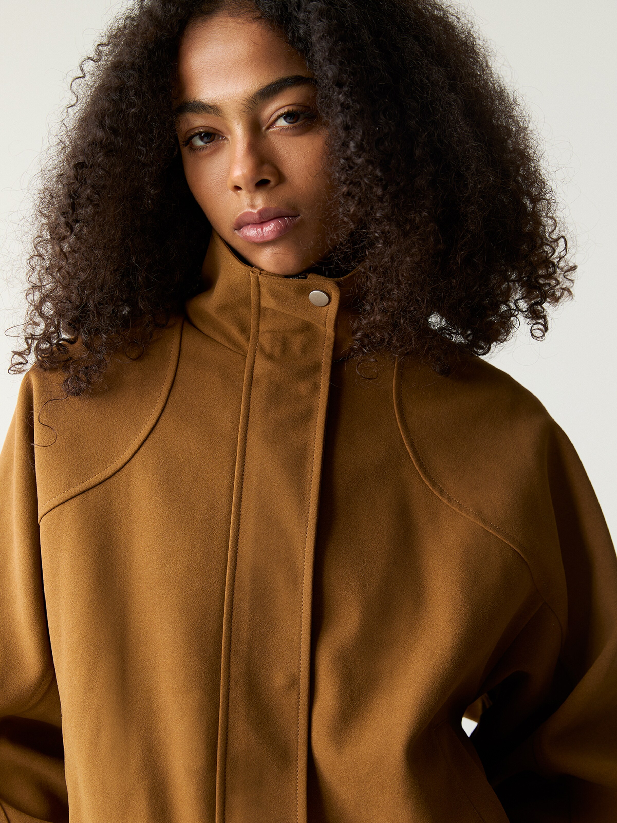 Pull&Bear Geacă de primăvară-toamnă pe Maro Caramel | ABOUT YOU