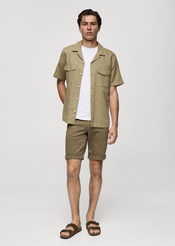 MANGO MAN Slimfit Shorts 'Nepto' in Grün