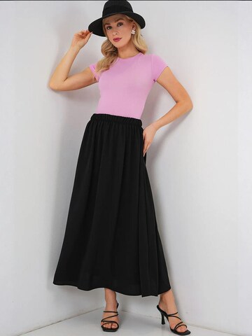 Bigdart Skirt in Black