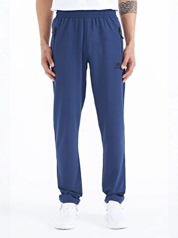 Tommy Life Regular Sportbroek in Blauw: voorkant