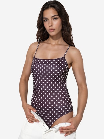 Body Hiccup en marron