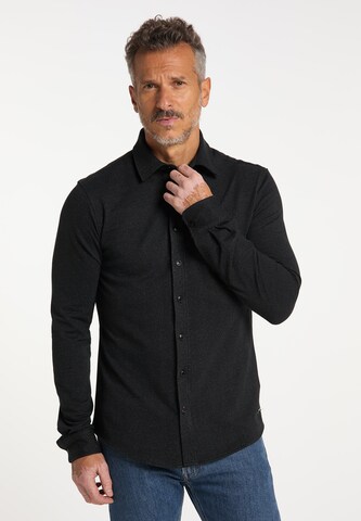 DreiMaster Maritim Slim fit Button Up Shirt in Black: front