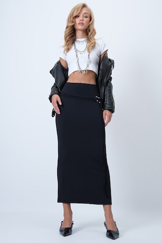 Trend Alaçatı Stili - Falda en negro: frente