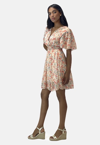 Elara Kleid in Beige