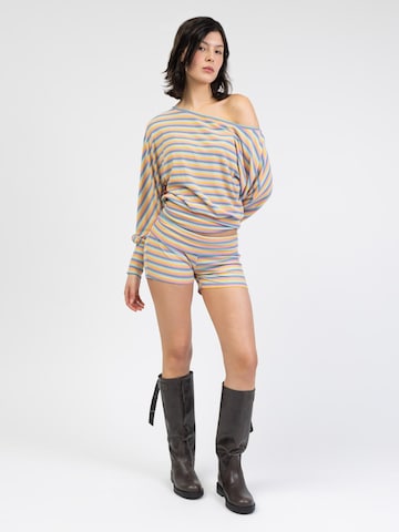 BROKE + SCHÖN Shirt 'Offshoulder Langarmshirt in Regenbogenfarben'‌‌‌‌‌‌‌‌ in Mischfarben
