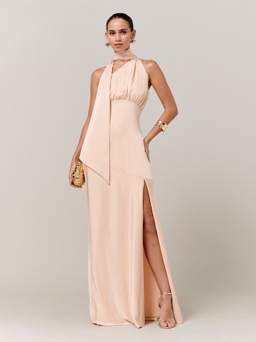 Rochie de seară 'Chloe' de la Sável pe roz