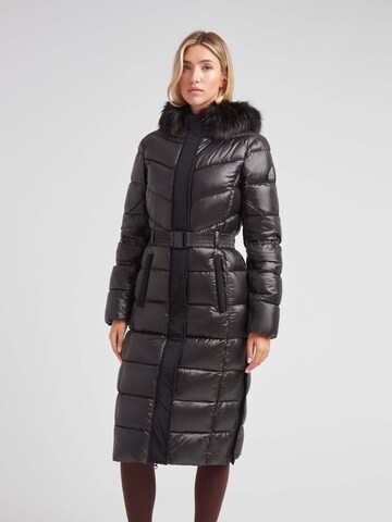 JACK1T Outdoorjas ' Diamond Belt Extra Long Puffer Coat ' in Zwart: voorkant