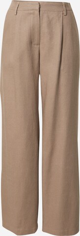 NA-KD Loose fit Pleat-Front Pants in Brown: front