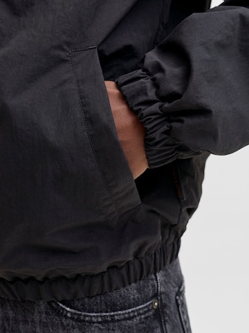 JACK & JONES Jacke in Schwarz