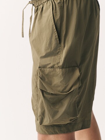 Next Loosefit Cargobroek in Groen