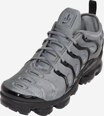 Nike Sportswear - Zapatillas deportivas bajas 'Air VaporMax Plus' en gris: frente