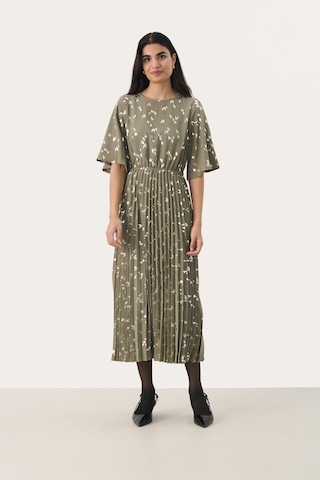 Robe 'SarafinaPW' Part Two en gris