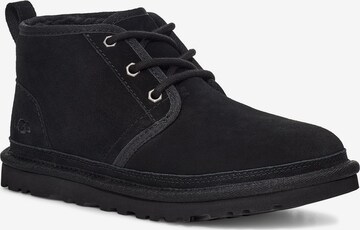 Bottines à lacets 'Neumel' UGG en noir : devant