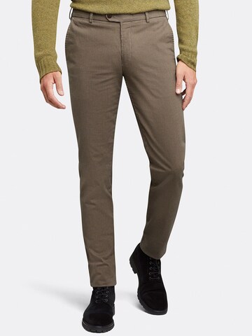 MMXGERMANY Slim fit Chino Pants in Brown: front