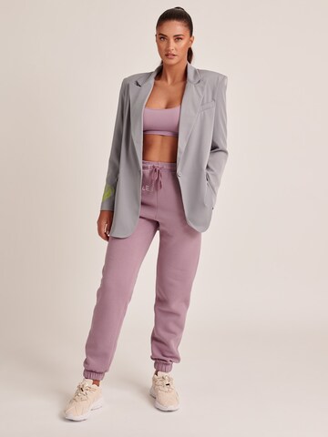 ABOUT YOU x Antonia Blazer 'Mila' in Grau