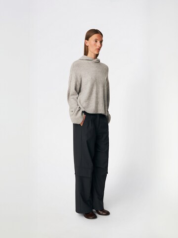 Pullover ' Treemd ' di modström in grigio: lato