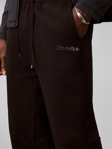 Calvin Klein Tapered Hose in Schwarz