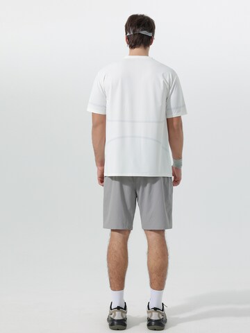 YOUTHUP Performance Shirt in White