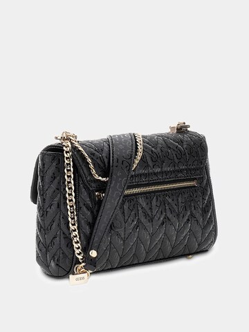 GUESS Umhängetasche 'Stacey' in Schwarz