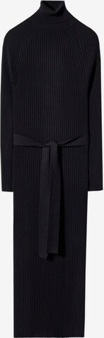 MANGO Stickad klänning i svart: framsida