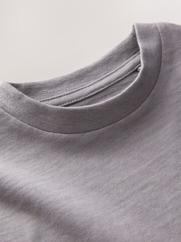 Next T-Shirt in Grau