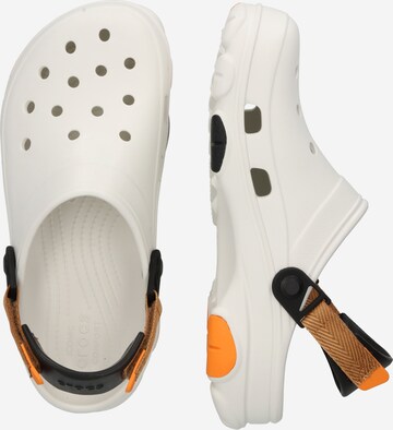 Clogs 'Classic' di Crocs in bianco