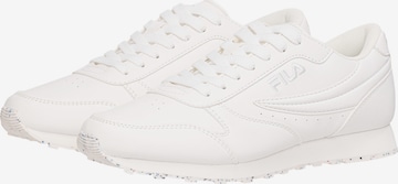 Baskets basses ' ORBIT ' FILA en blanc