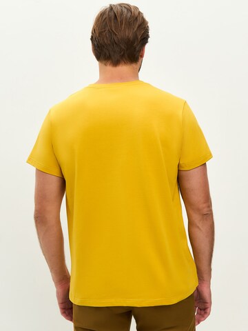 CAT by Maniita Lacitta Shirt in Geel