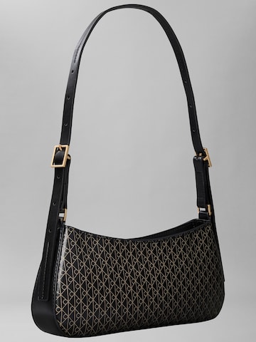 Calvin Klein Τσάντα ώμου σε μαύρο