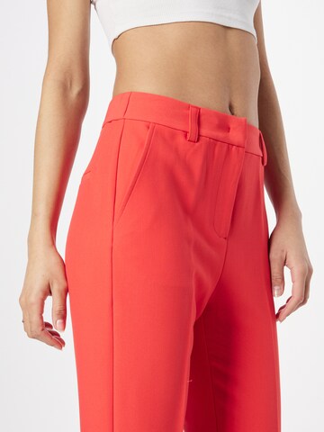 Coupe slim Pantalon à plis 'Vola' co'couture en rouge