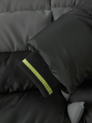 NAME IT - Chaqueta de entretiempo 'NMMMORTEN' en negro