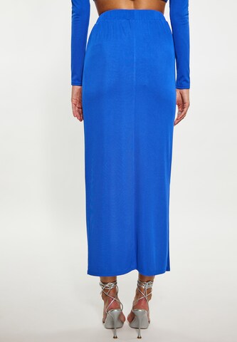 faina Rok in Blauw