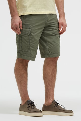 CAMP DAVID Regular Cargo Shorts mit tonigen Tapes in Grün: Vorderseite
