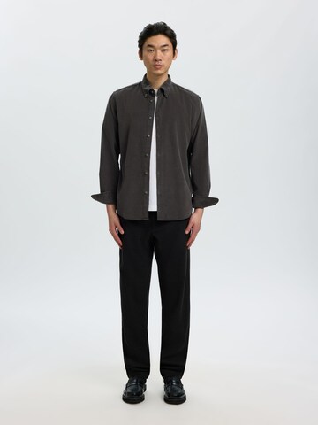 SELECTED - Ajuste regular Camisa 'SLHDanni' en gris