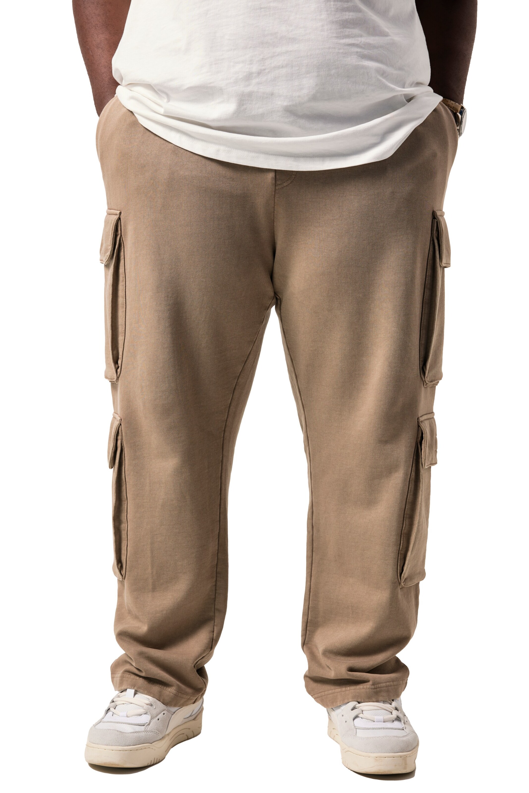 STHUGE Loosefit Cargobroek in Bruin: voorkant