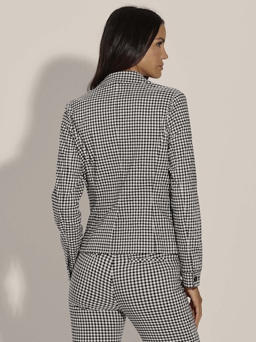 MADELEINE Blazer in Schwarz