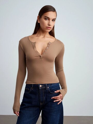 Dilvin Shirt in Brown