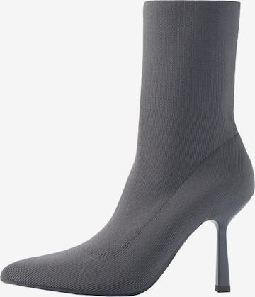 Bershka Ankle Boots in Grey