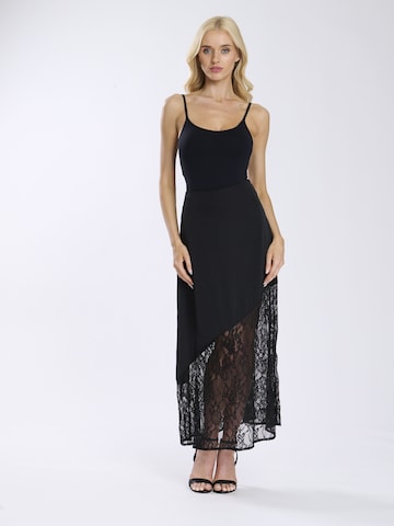 Finding Friday Rok in Zwart: voorkant