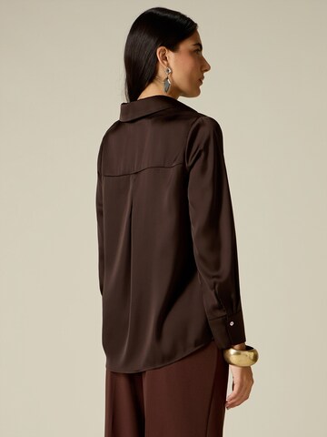 Camicia da donna di oltre in marrone