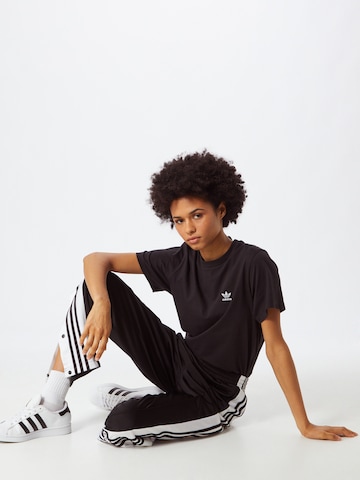 ADIDAS ORIGINALS T-shirt i svart