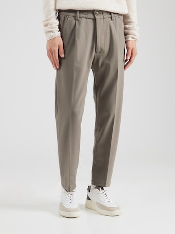 regular Pantaloni con pieghe 'Chasy' di DRYKORN in verde: frontale