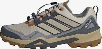 Chaussure basse 'Skychaser' ADIDAS TERREX en beige : devant