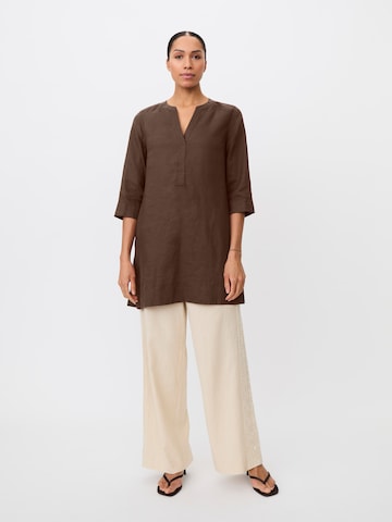Robe Masai en marron