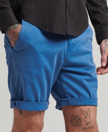 Superdry Slimfit Chinohose in Blau: predná strana