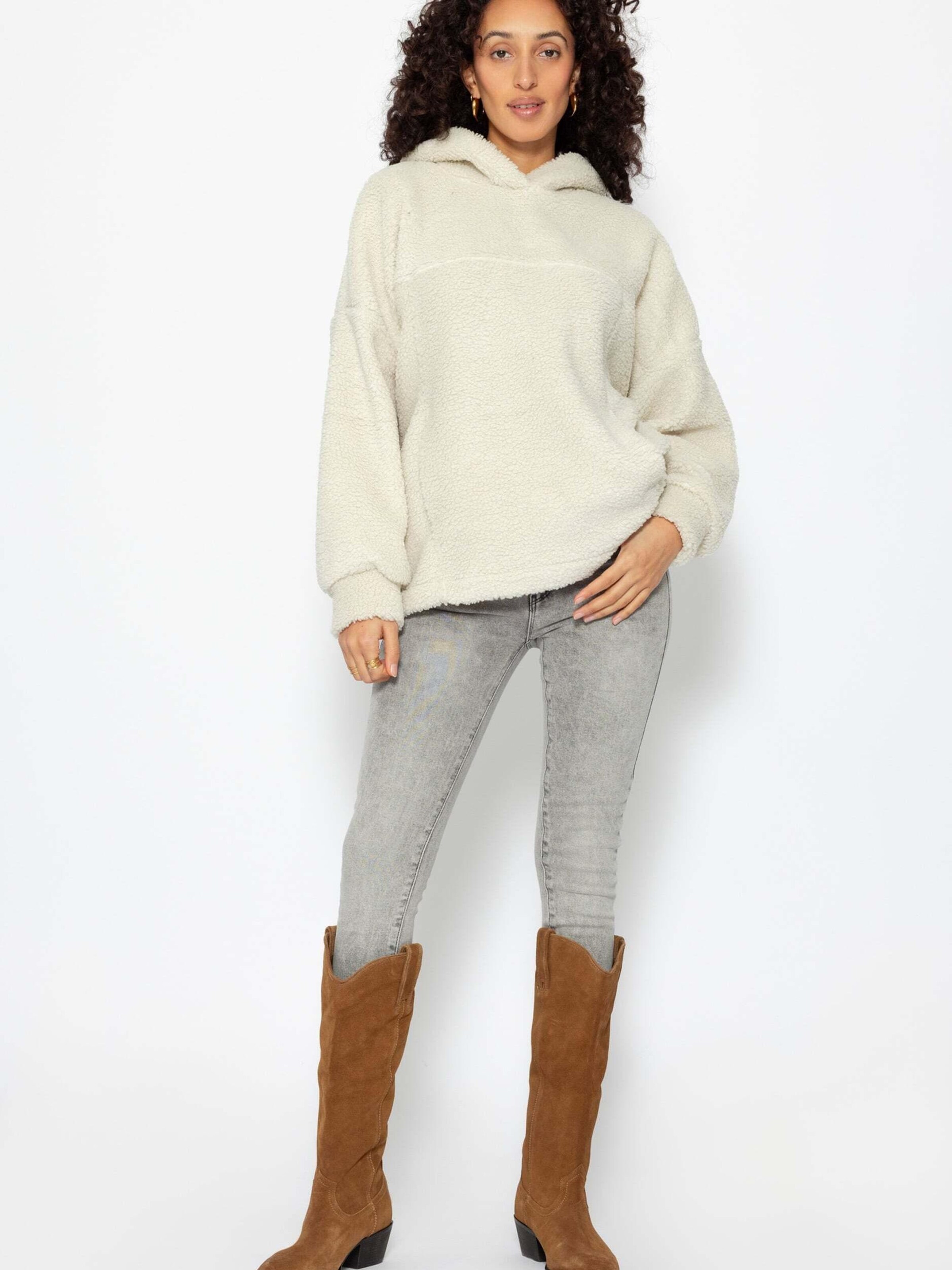 SASSYCLASSY Oversized sweater in White: front