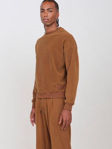 OWN Off With Nature - Sudadera 'Pile Girocollo' en marrón