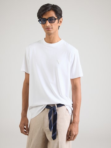 GUESS Μπλουζάκι σε λευκό: μπροστά